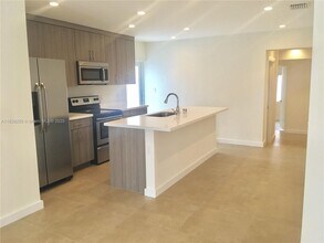 3511 SW 25th St in Miami, FL - Building Photo - Building Photo
