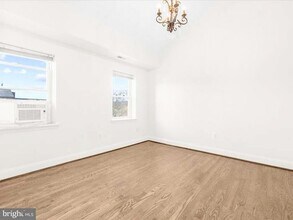 723 S Charles St, Unit 306 in Baltimore, MD - Foto de edificio - Building Photo