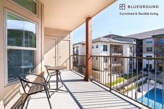 1501 W Howard Ln in Austin, TX - Foto de edificio - Building Photo