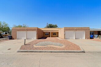 3221 Isla Morada Dr in El Paso, TX - Building Photo - Building Photo