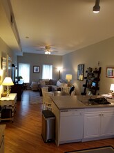 3249 N Lakewood Ave, Unit Unit 1 in Chicago, IL - Building Photo - Building Photo