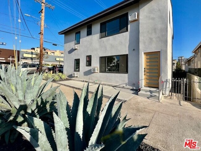 11702 Dorothy St in Los Angeles, CA - Building Photo - Building Photo