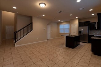 1001 Zodiac Ln in Round Rock, TX - Building Photo - Building Photo