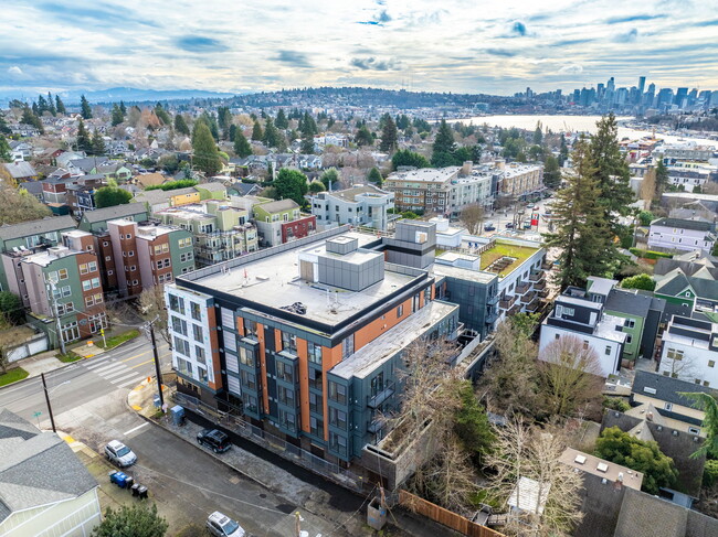 La Grande Villas in Seattle, WA - Building Photo - Primary Photo