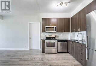 22 E Haven Dr in Toronto, ON - Building Photo - Building Photo