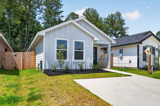 property at 11943 Detar Ct
