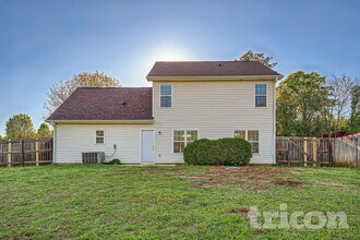 1504 Riverglen Dr in Loganville, GA - Building Photo - Building Photo