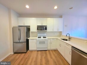 5310 Birds View Ln in Alexandria, VA - Building Photo - Building Photo