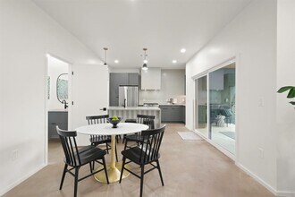 1001 Walter St in Austin, TX - Building Photo - Building Photo
