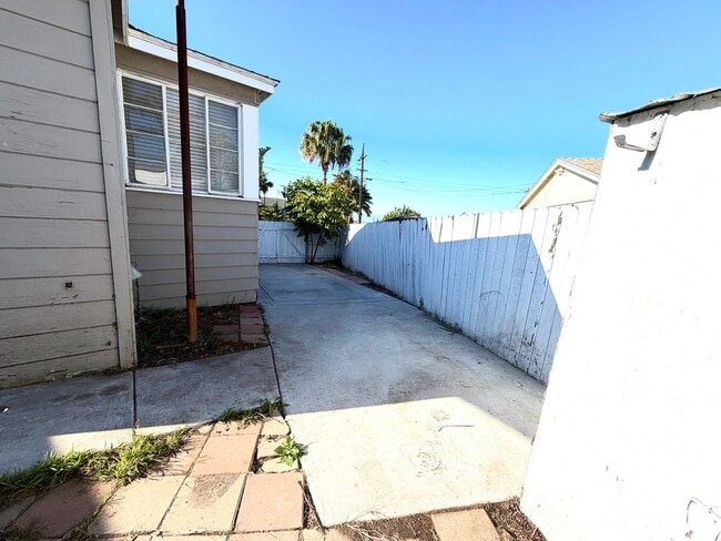 6724-6726 S Elman St in San Diego, CA - Building Photo - Building Photo