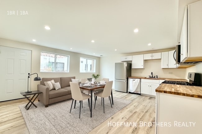 14615 Gilmore St in Los Angeles, CA - Building Photo - Building Photo