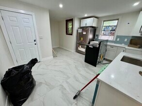 805 Blue Hill Ave, Unit 2 in Boston, MA - Building Photo - Building Photo