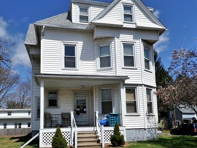 191 Main Street, Unit 2nd Floor in Meriden, CT - Foto de edificio - Building Photo