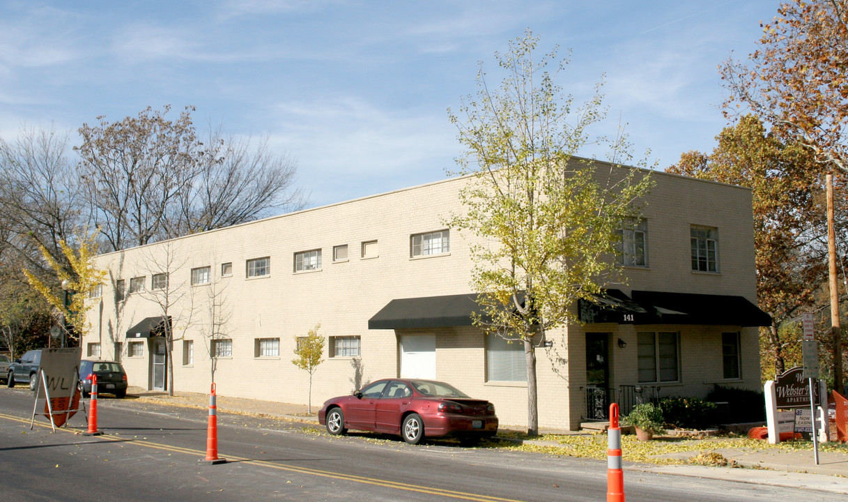 Webster Park Apartments in Webster Groves, MO - Building Photo