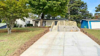 1342 Country Downs Dr in Norcross, GA - Building Photo - Building Photo