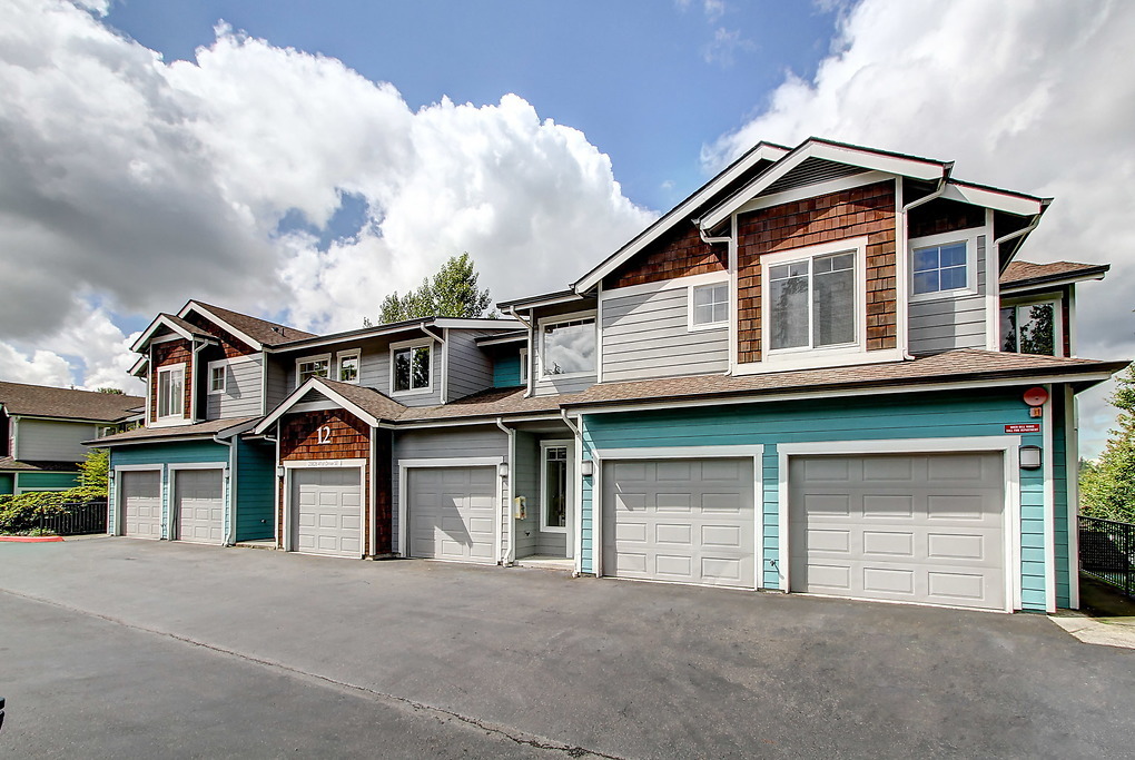 Pinnacle Sonata in Bothell, WA - Building Photo