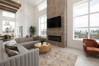 Stone Mesa Luxury Flats in Colorado Springs, CO - Building Photo - Interior Photo