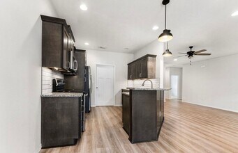 3005 W Cardinal St in Springfield, MO - Foto de edificio - Building Photo