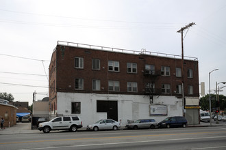 4000 Broadway Pl in Los Angeles, CA - Building Photo - Building Photo