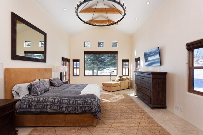 661 Green Meadow Dr in Carbondale, CO - Building Photo - Building Photo