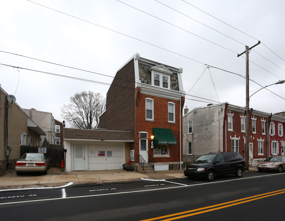 4215 Manayunk Ave in Philadelphia, PA - Building Photo