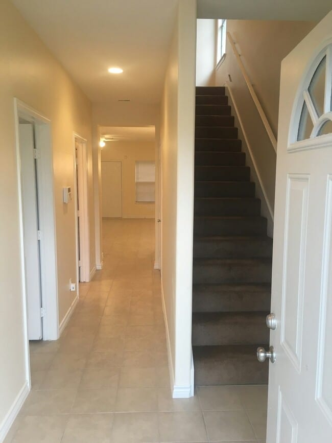 10642 Logger Pines Trail in Houston, TX - Foto de edificio - Building Photo