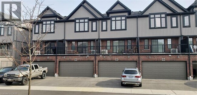 158 S Creek Dr in Kitchener, ON - Building Photo - Building Photo
