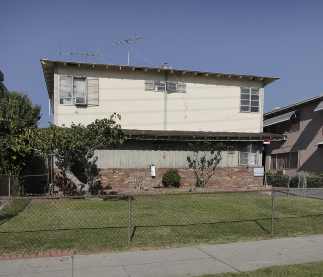 11621 Kittridge St in North Hollywood, CA - Building Photo - Building Photo