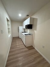 1412 E Lemon St, Unit Studio A in Lakeland, FL - Foto de edificio - Building Photo