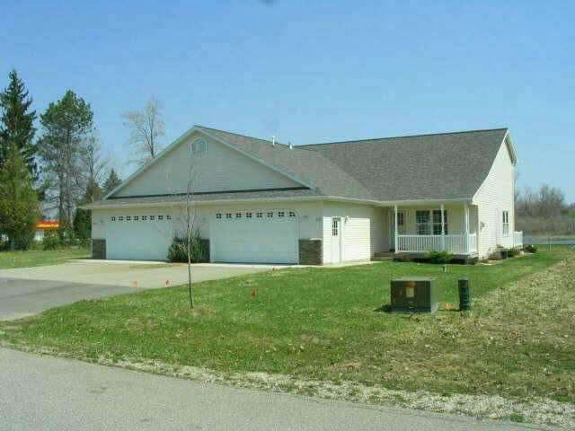 240 Briesway Ct in Houghton Lake, MI - Building Photo