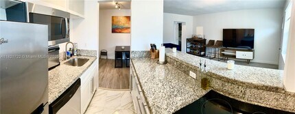 734 Meridian Ave in Miami Beach, FL - Building Photo - Building Photo