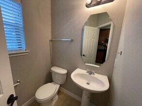 910 E Glenn Crossett St in Arlington, TX - Building Photo - Building Photo