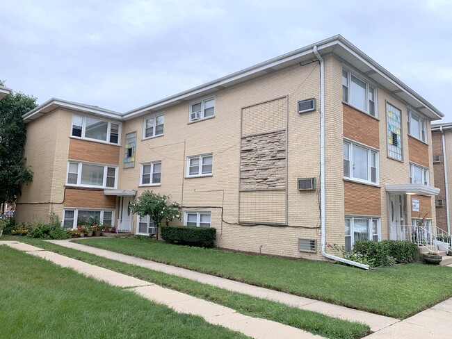 4319 N Neva Ave in Norridge, IL - Foto de edificio - Building Photo