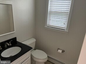 160 Montgomery Ave in Phoenixville, PA - Building Photo - Building Photo