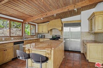 800 Bramble Way in Los Angeles, CA - Building Photo - Building Photo