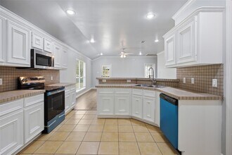 3141 County Rd 81 in Rosharon, TX - Building Photo - Building Photo