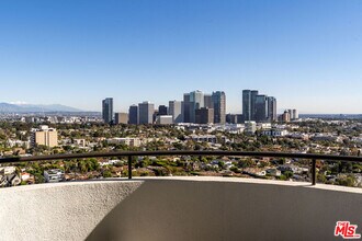 10560 Wilshire Blvd in Los Angeles, CA - Building Photo - Building Photo