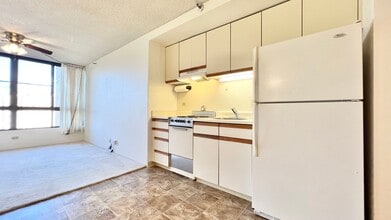 5333 Likini St in Honolulu, HI - Building Photo - Building Photo