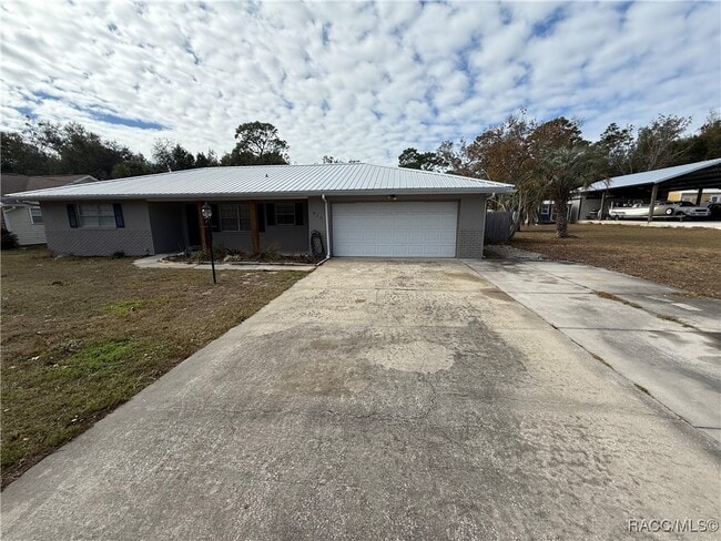 920 N Lyle Ave in Crystal River, FL - Building Photo - Building Photo