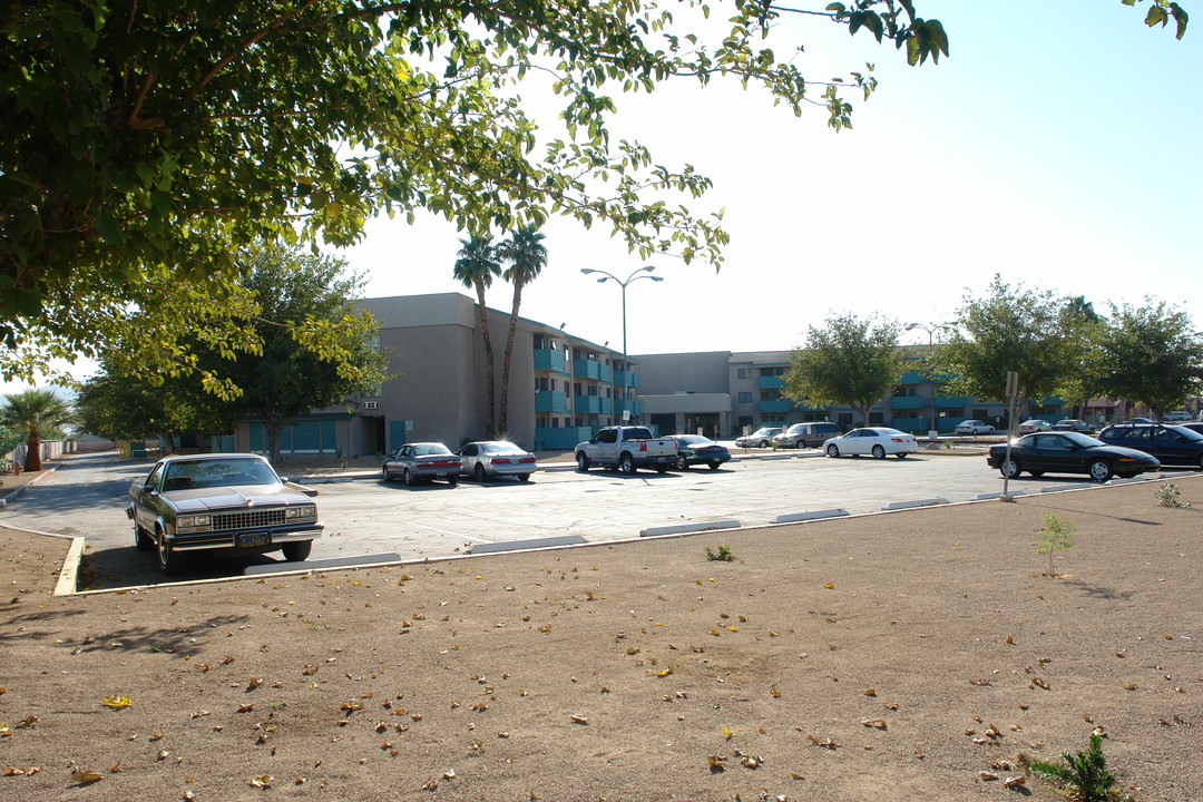 Arthur Mccants Manor in Las Vegas, NV - Building Photo