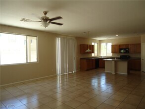 2612 Rainbow Glow St in North Las Vegas, NV - Building Photo - Building Photo