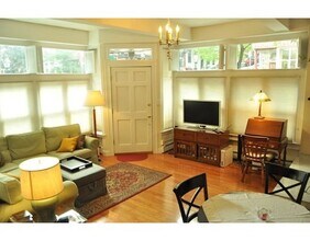 60 Phillips St, Unit 1 in Boston, MA - Building Photo - Building Photo