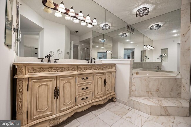 6072 Main St in Voorhees Township, NJ - Building Photo - Building Photo