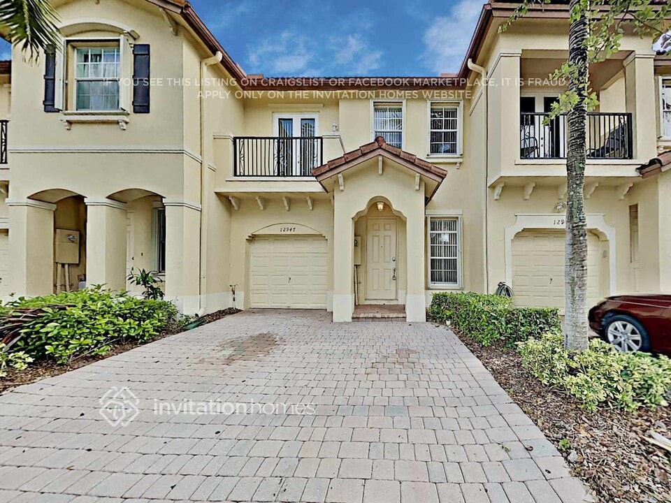 12947 SW 133rd St in Miami, FL - Building Photo