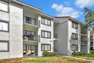 9088 W Atlantic Blvd in Coral Springs, FL - Building Photo