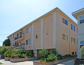 4261 S Centinela Ave in Los Angeles, CA - Building Photo - Building Photo