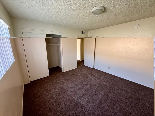 3504 Palm St, Unit B in Bakersfield, CA - Foto de edificio - Building Photo