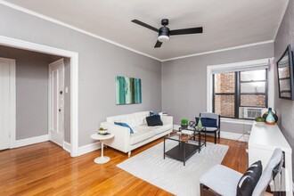 628 W Cornelia Ave, Unit 3W in Chicago, IL - Building Photo - Building Photo