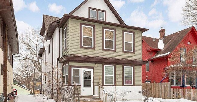 3031 11th Ave S, Unit 3