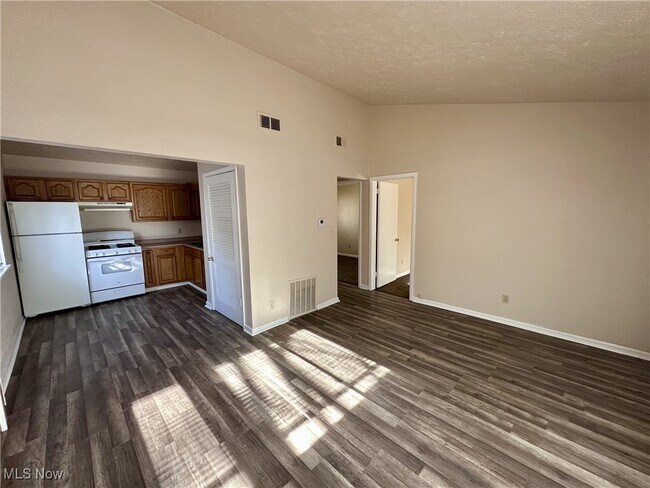 281 Grove St in Akron, OH - Building Photo - Building Photo